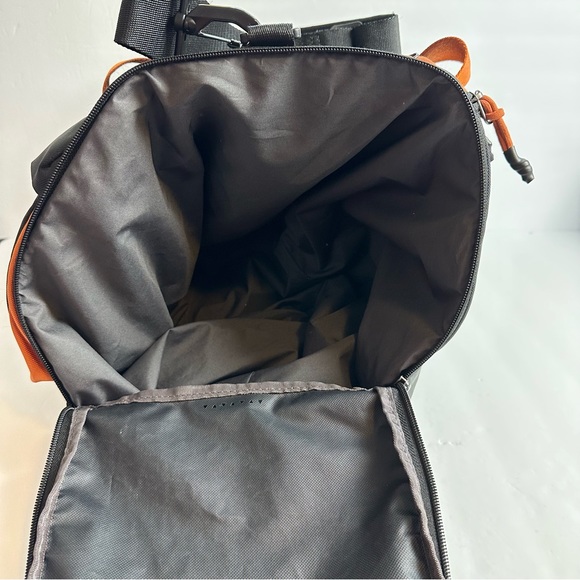 ❌SOLD❌Nike Large Duffel Bag Texas Longhorns Training Black Orange Pockets Gym - Picture 7 of 16